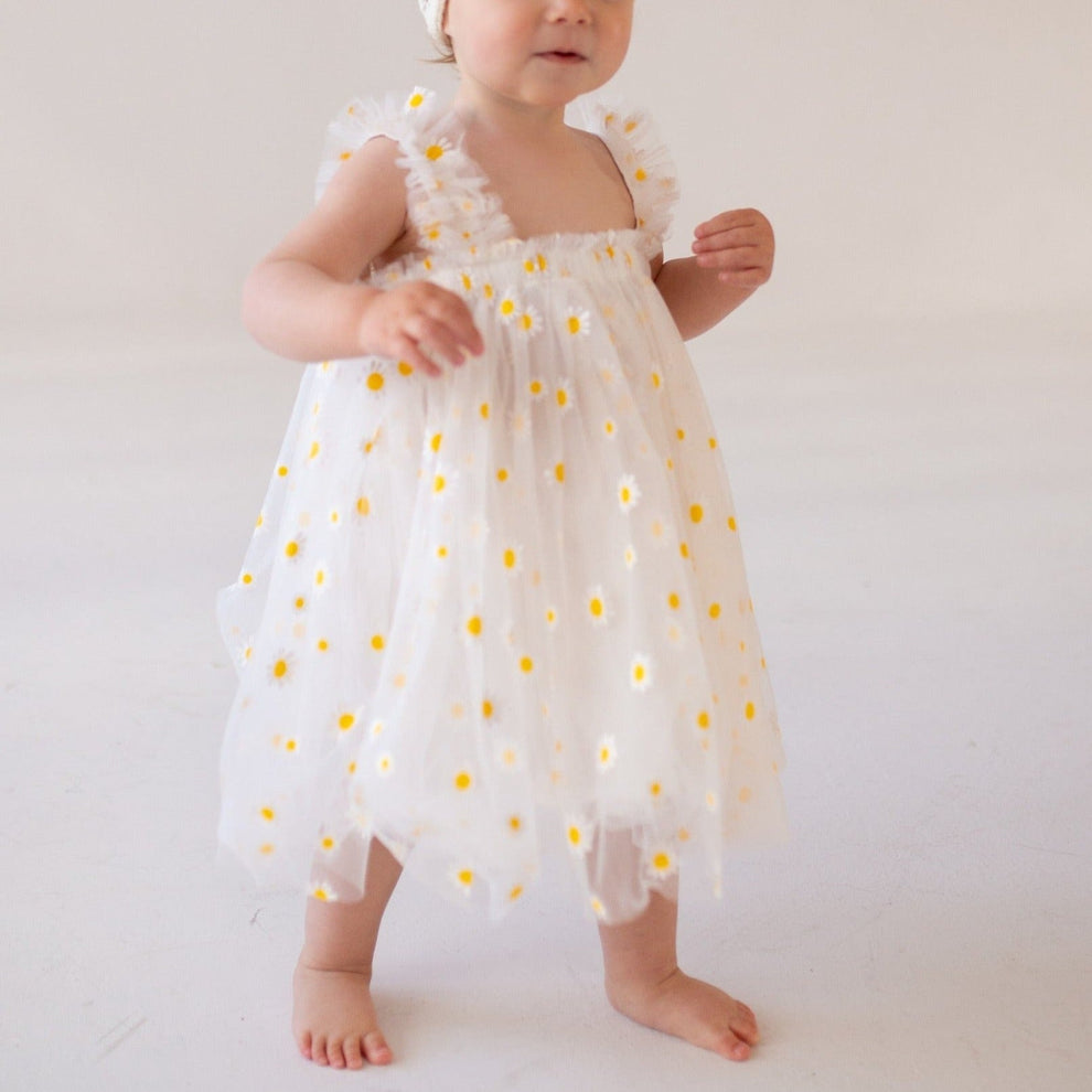 Adorable White Daisy Floral Print Sleevless Party Dress for Girls – Summer Party Dress Shinydots